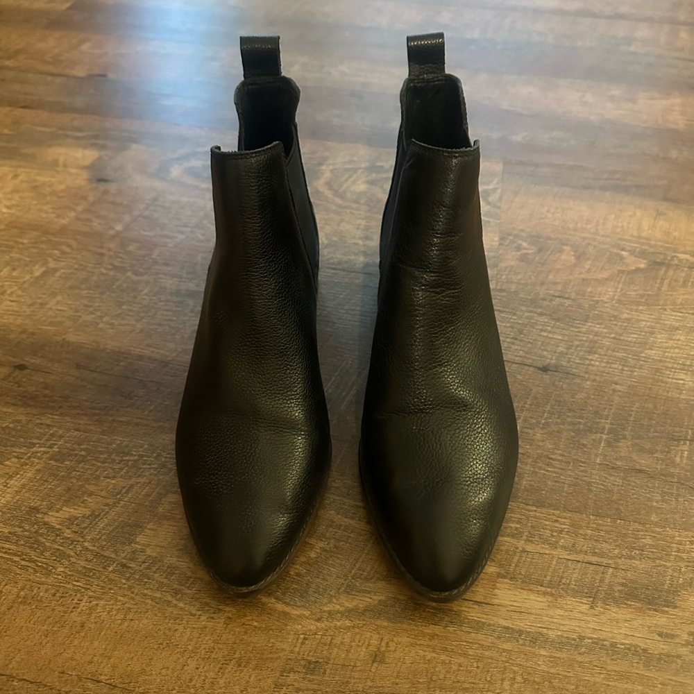 Lucky Brand Lufti Chelsea Boot - Picture 2 of 4